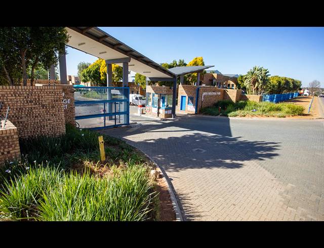 720M² OFFICE TO LET IN RANDJESPARK